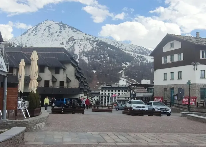 Daire Large Heated Apartment Comfortable On The Slopes Sestriere